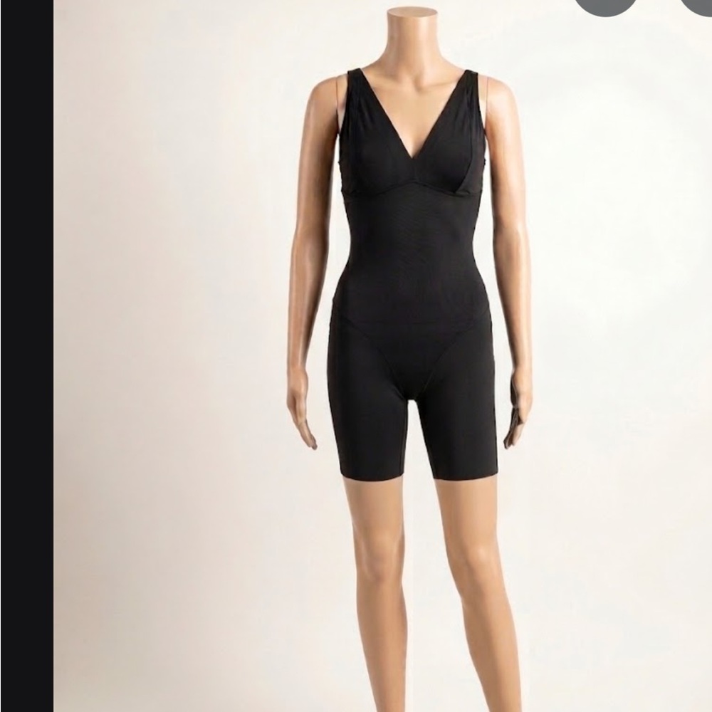 Maidenform Black Sculpting Full Body Shapewear adjustable straps